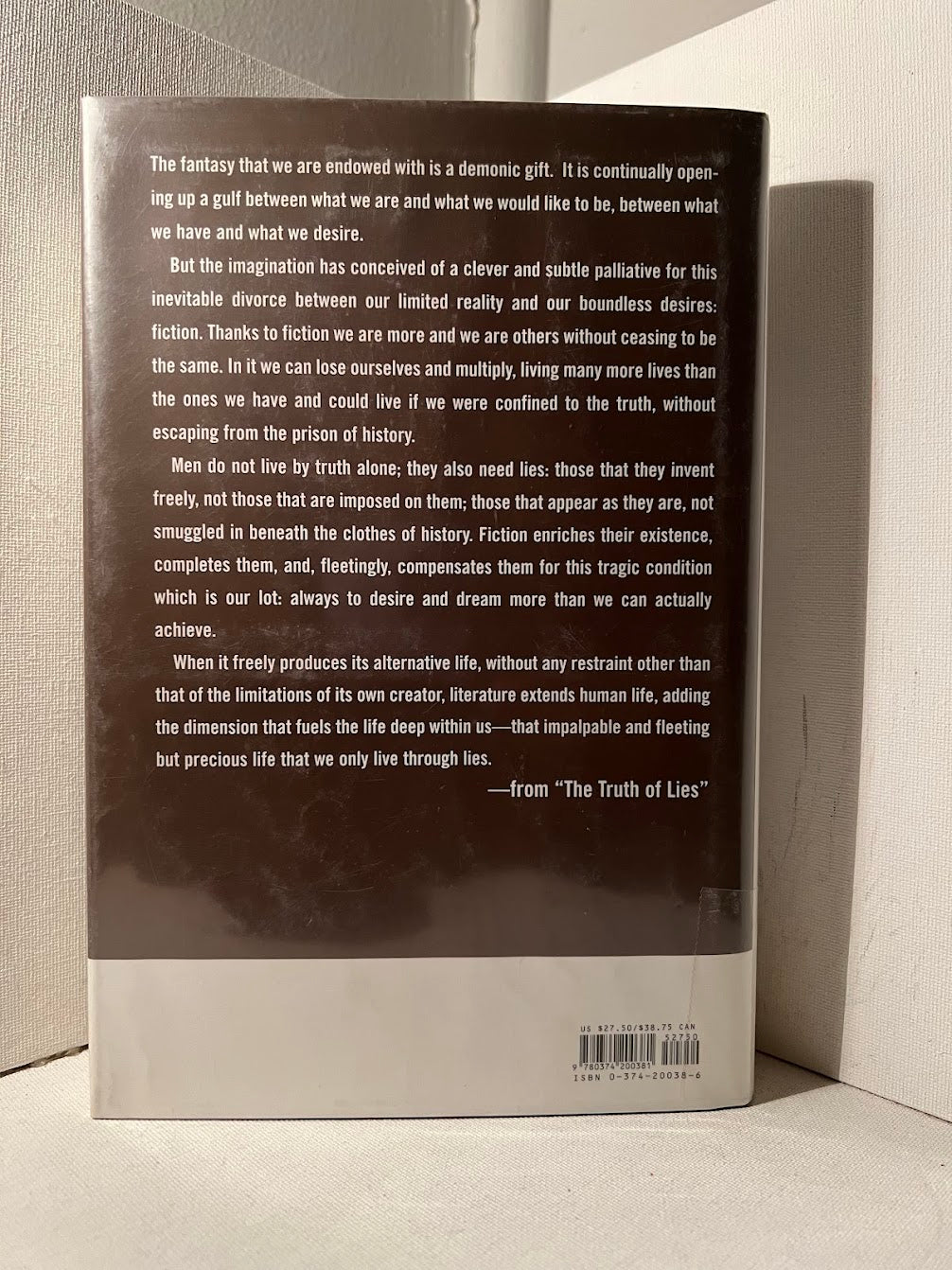 Making Waves (Essays) by Mario Vargas Llosa