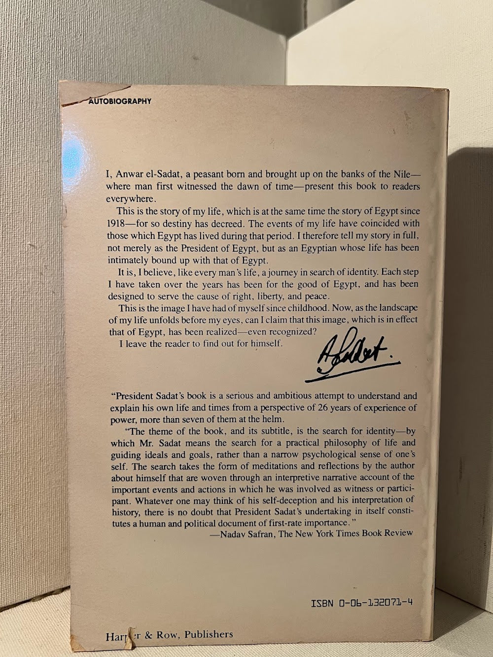 In Search of Identity by Anwar el-Sadat