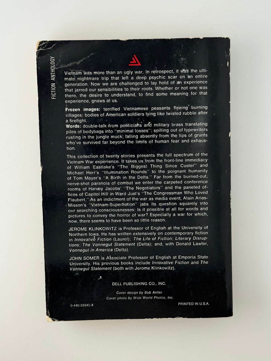 Writing Under Fire - Stories of the Vietnam War