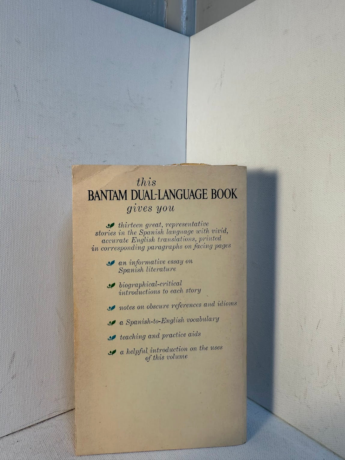 Bantam Dual Language Spanish Stories edited by Angel Flores