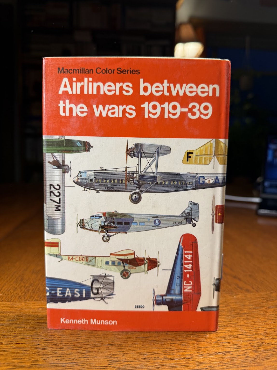 Airliners Between the Wars 1919-39 by Kenneth Munson