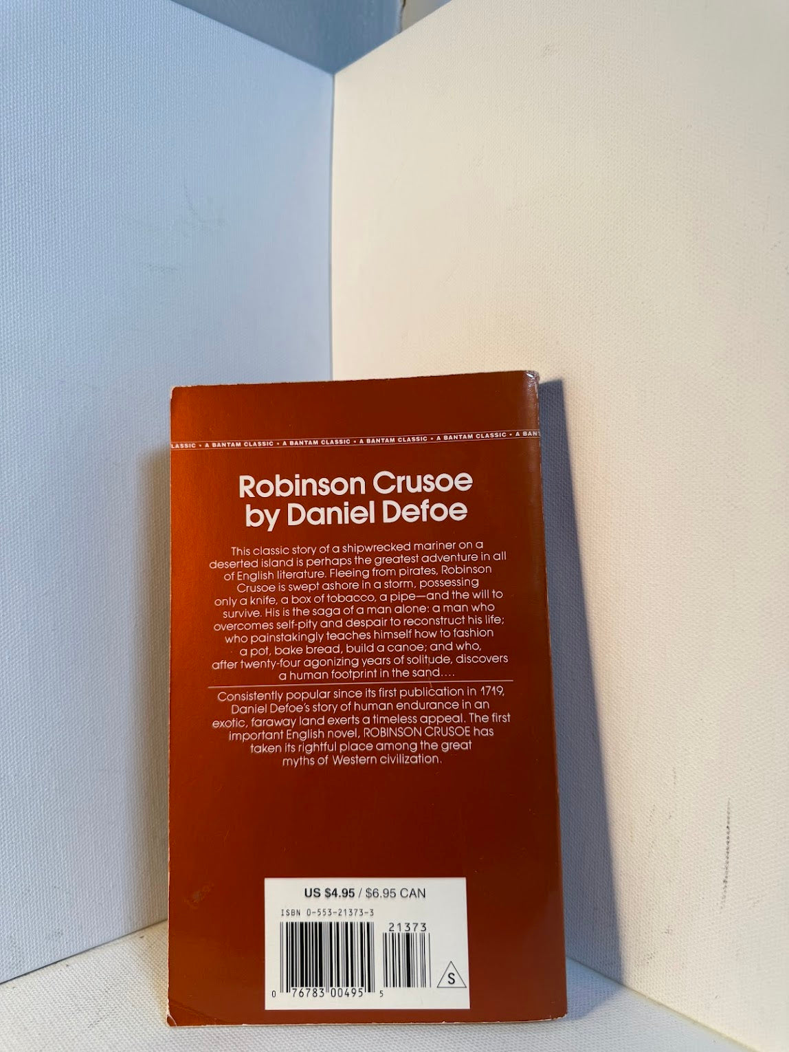 Robinson Crusoe by Daniel Defoe