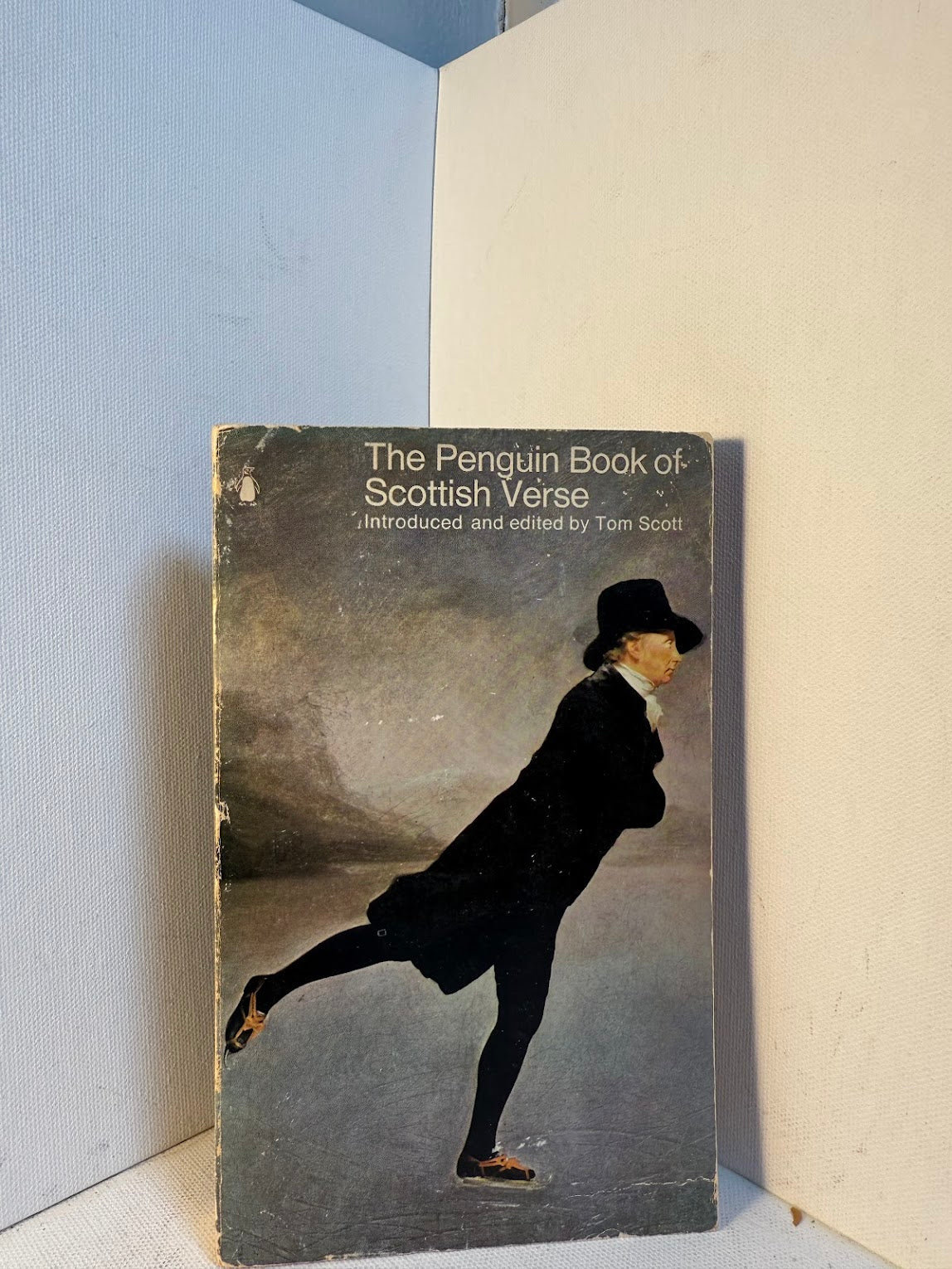 The Penguin Book of Scottish Verse edited by Tom Scott
