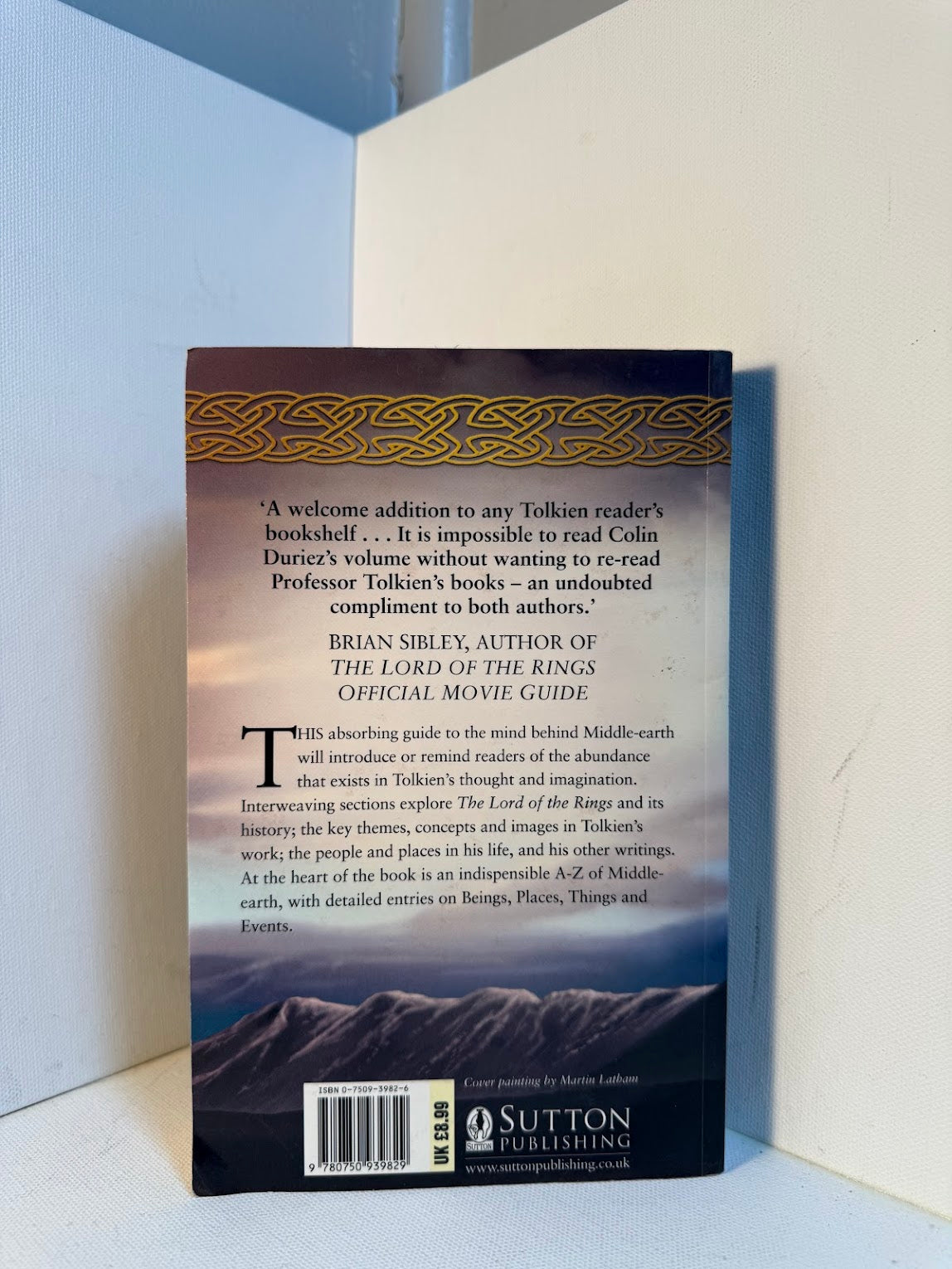 A Guide to Middle Earth by Colin Duriez