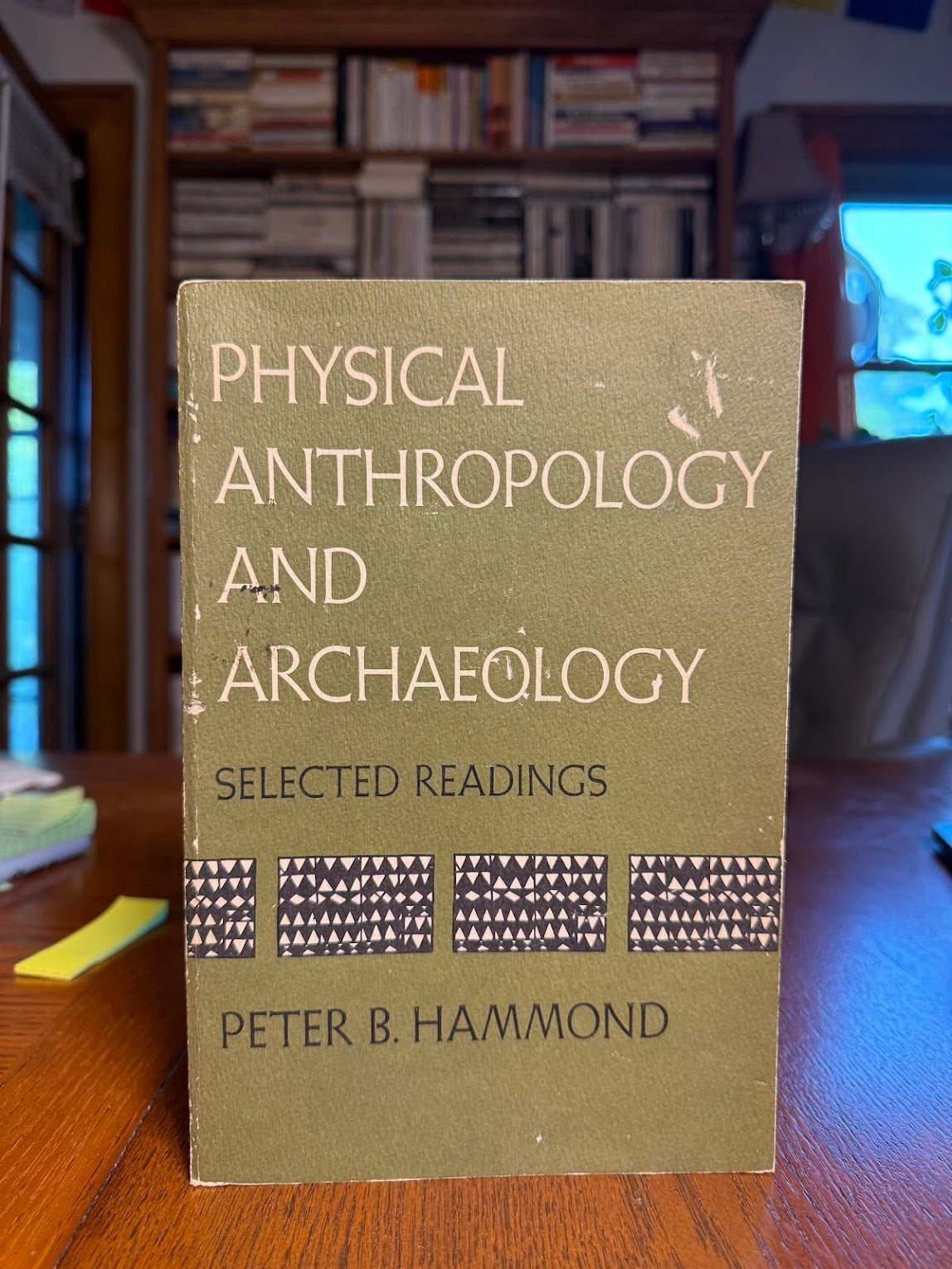 Physical Anthropology and Archaeology - Selected Readings edited by Peter B. Hammond