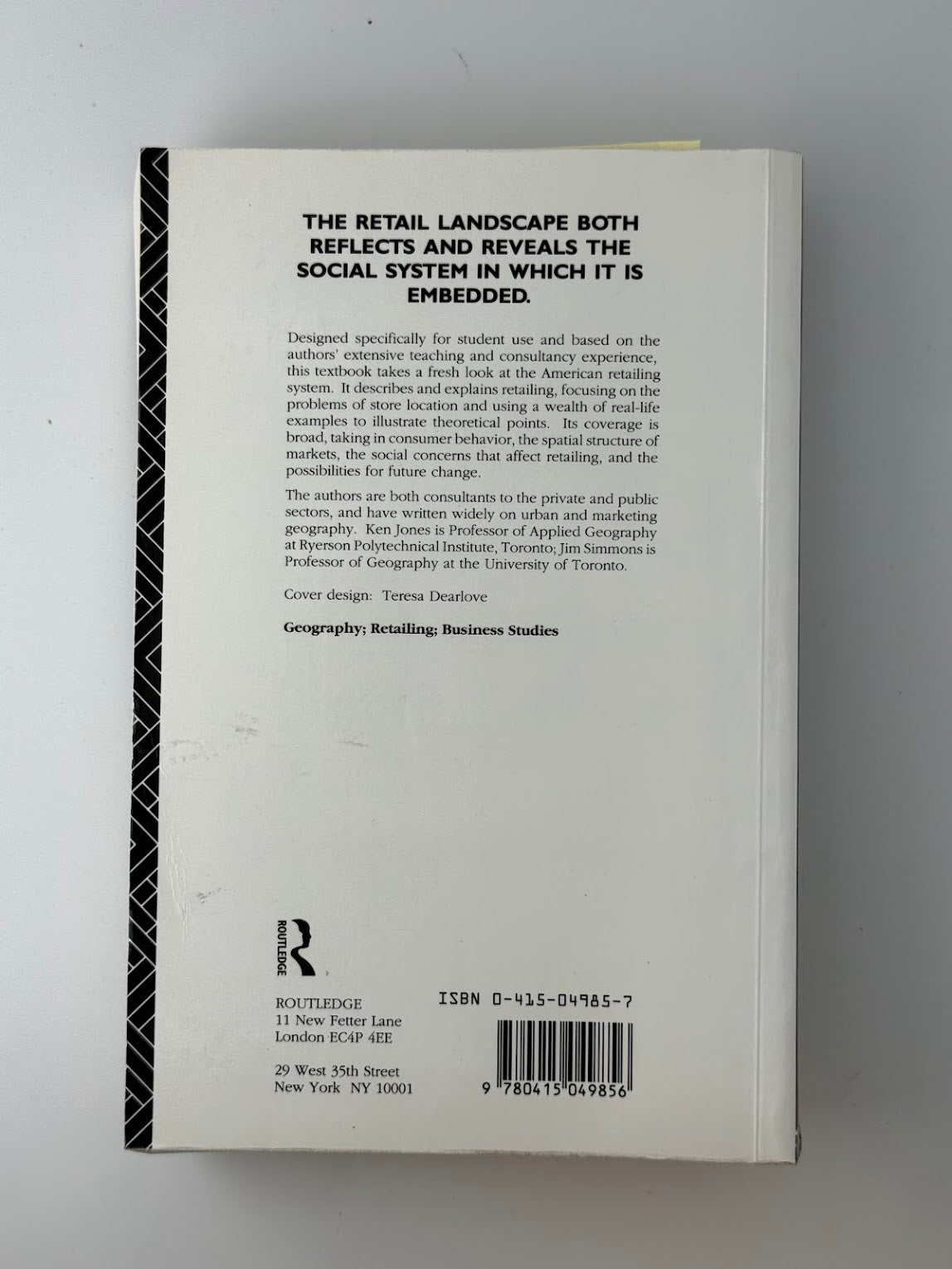 The Retail Environment by Ken Jones & Jim Simmons