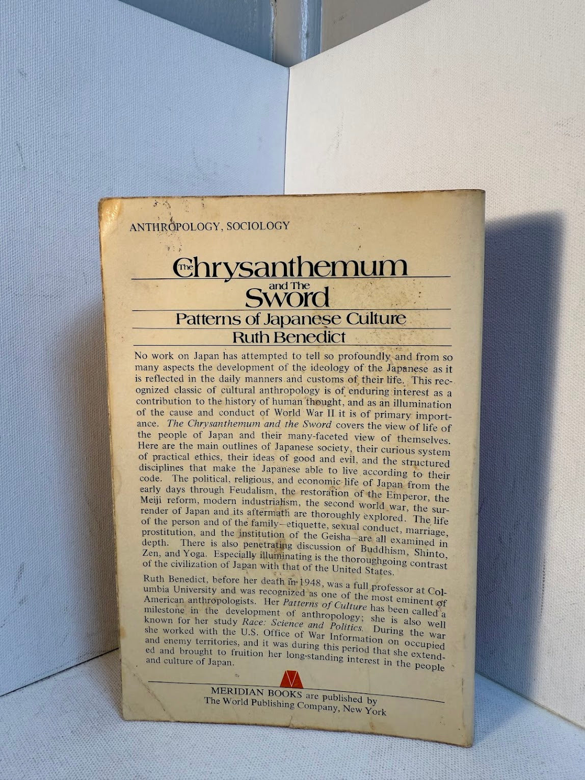 The Chrysanthemum and the Sword by Ruth Benedict