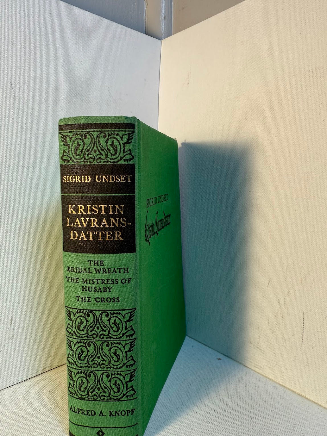 Kristin Lavransdatter by Sigrid Undset