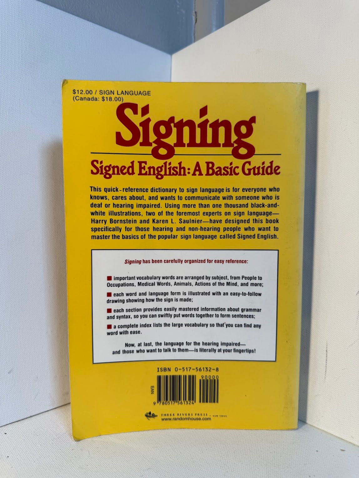 Signing - A Basic Guide by Harry Bornstein & Karen L. Saulnier
