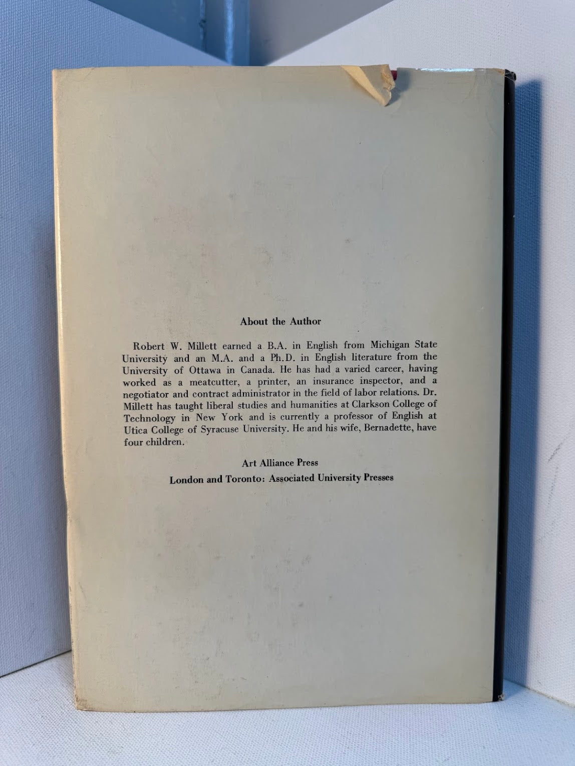 The Vultures and the Phoenix - Paintings of D.H. Lawrence by Robert W. Millett