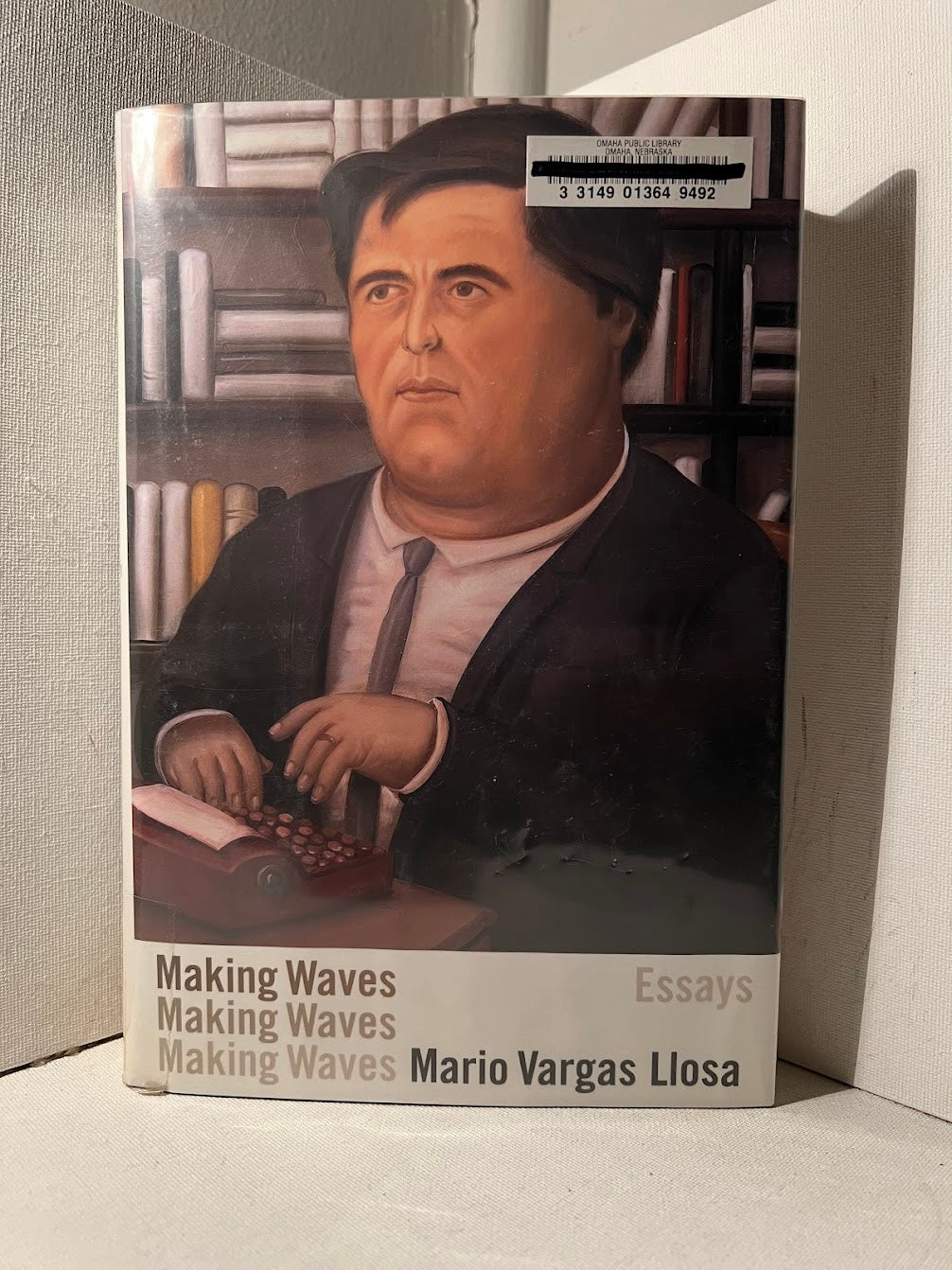 Making Waves (Essays) by Mario Vargas Llosa