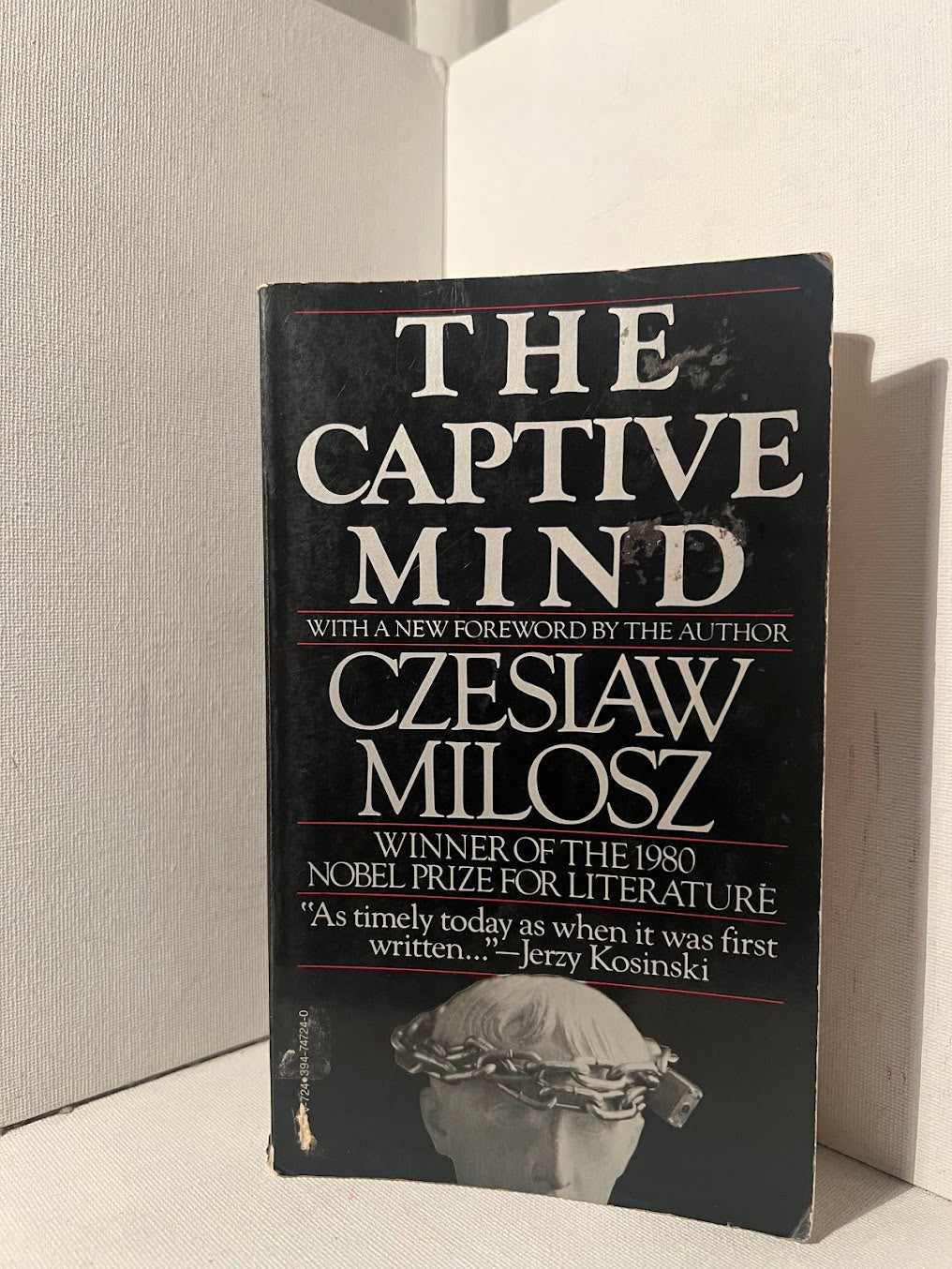 The Captive Mind by Czeslaw Milosz – Revolving Books