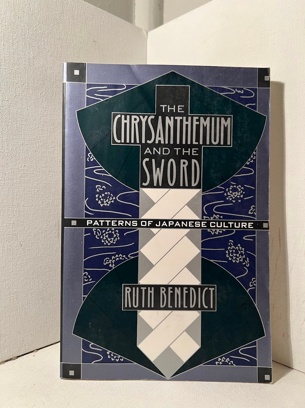 The Chrysanthemum and the Sword by Ruth Benedict