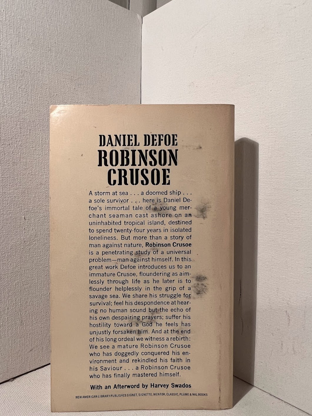 Robinson Crusoe by Daniel Defoe