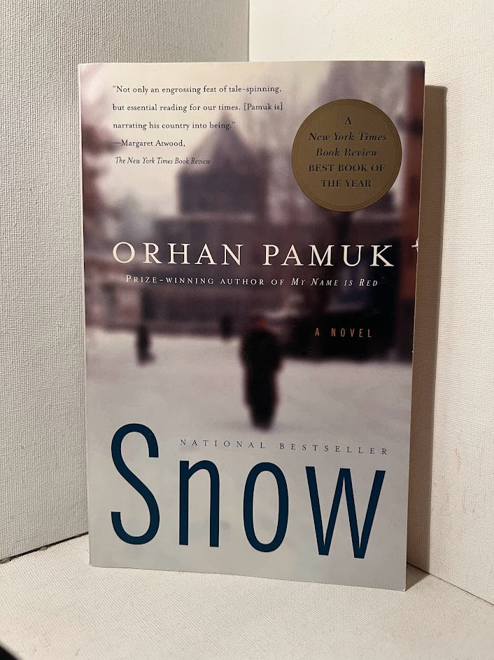 Snow by Orhan Pamuk – Revolving Books