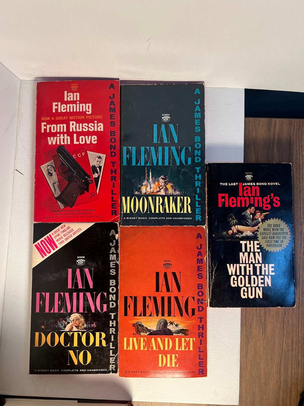 Lot of vintage James Bond Ian Fleming paperbacks