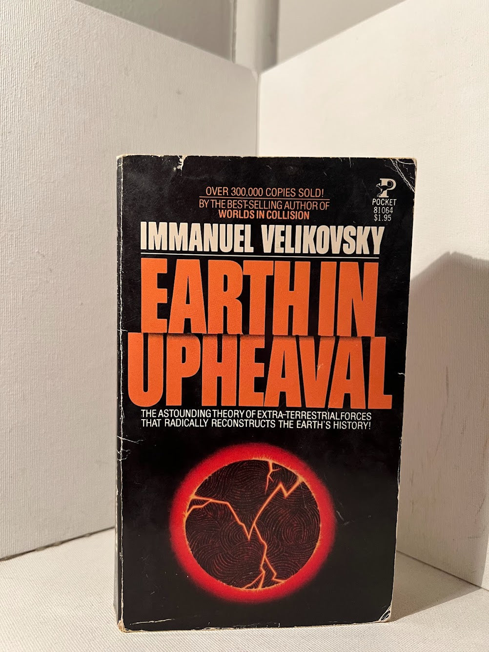 Earth in Upheaval by Immanuel Velikovsky