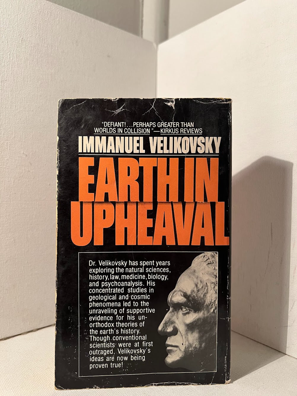 Earth in Upheaval by Immanuel Velikovsky