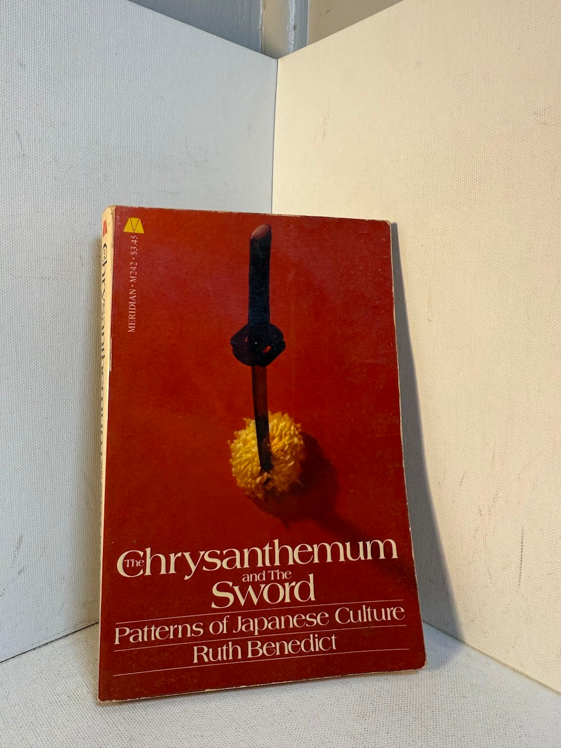 The Chrysanthemum and the Sword by Ruth Benedict