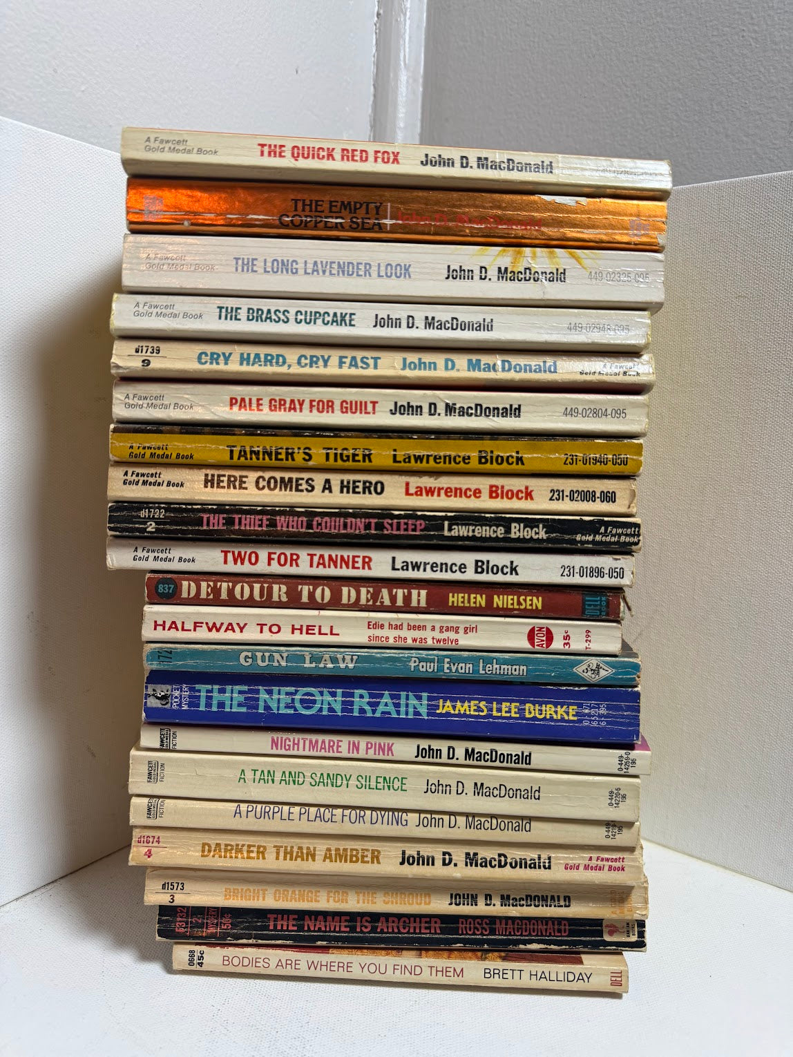 Lot of 21 vintage pulp paperbacks (Lawrence Block, John D. MacDonald etc)