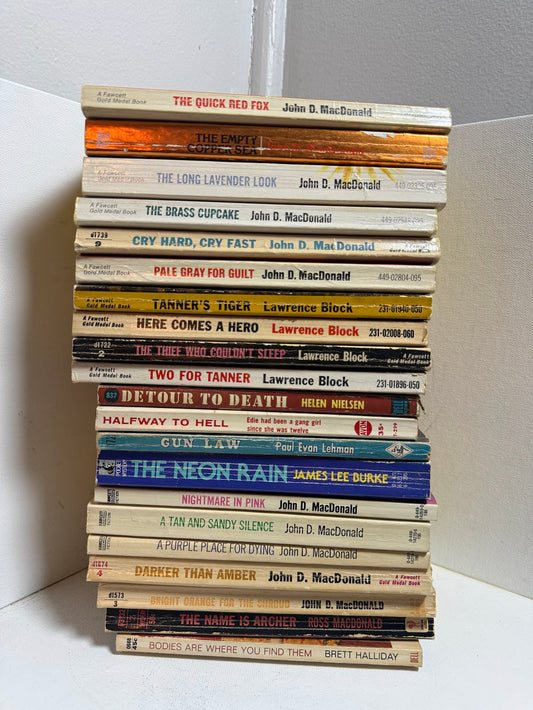 Lot of 21 vintage pulp paperbacks (Lawrence Block, John D. MacDonald etc)