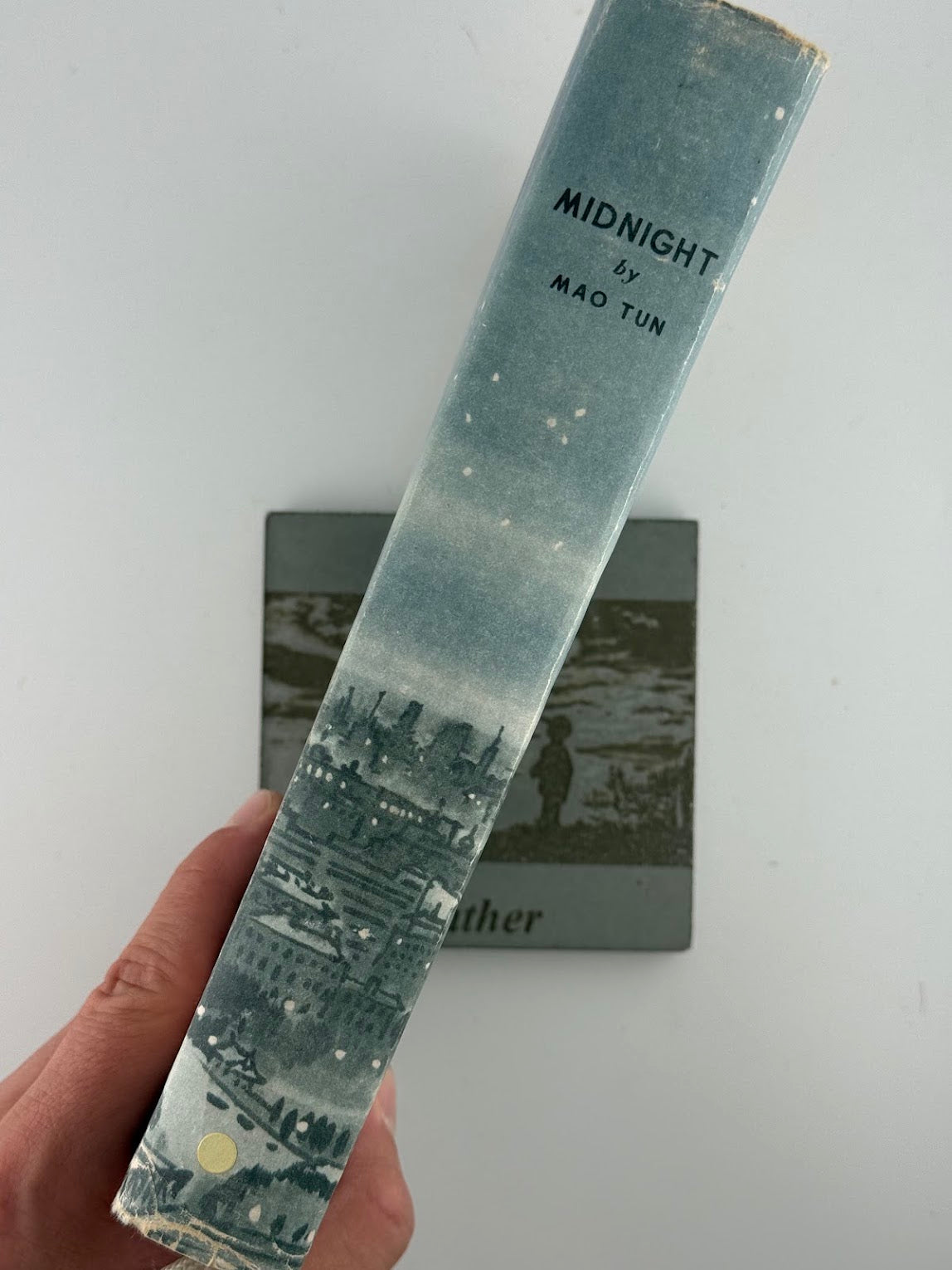 Midnight by Mao Tun