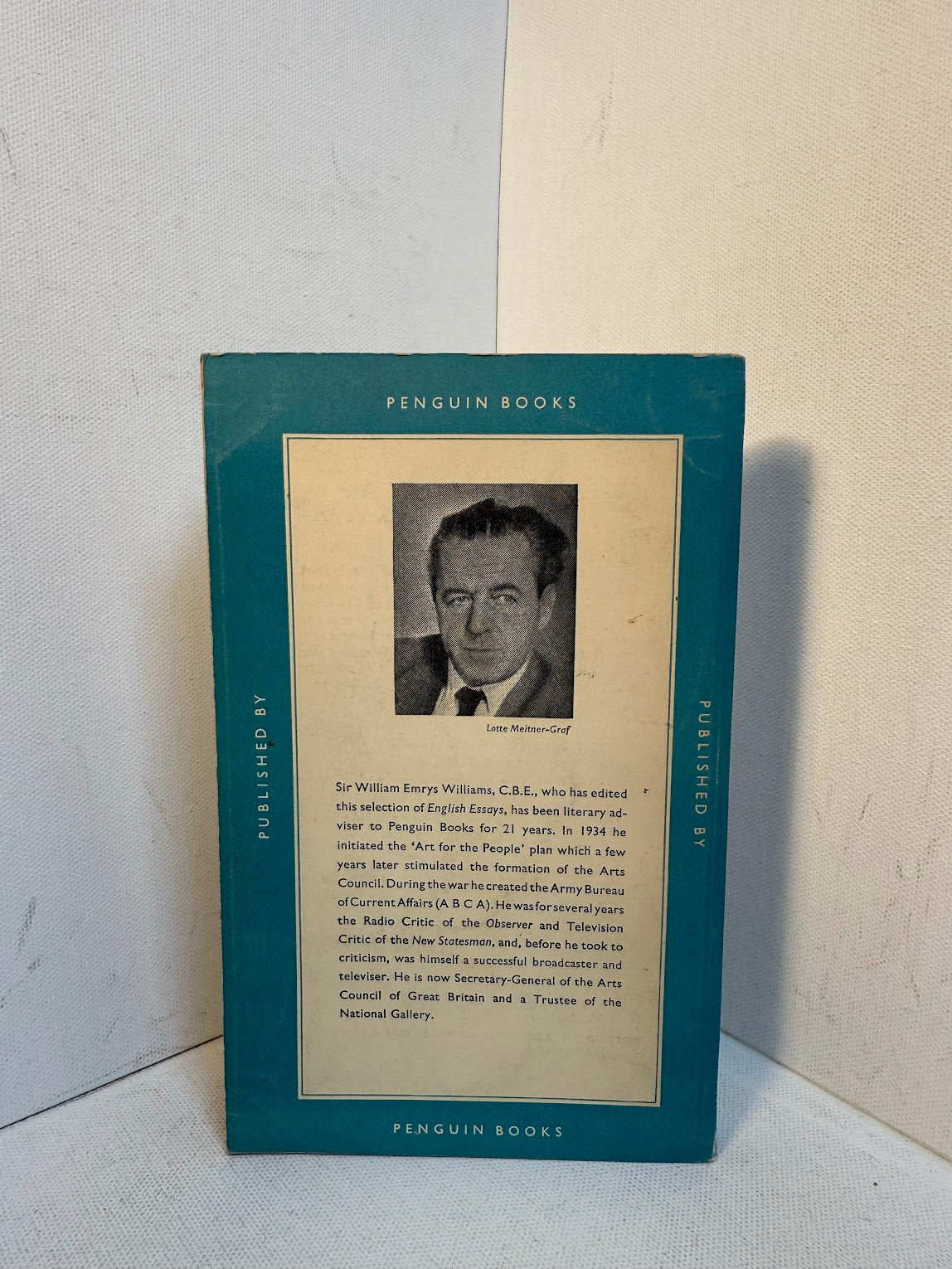 A Book of English Essays by W.E. Williams