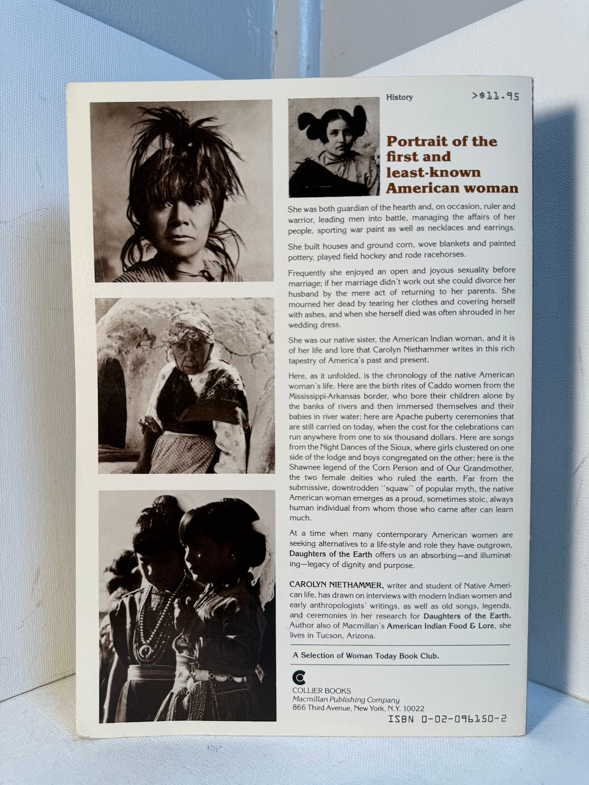 Daughters of the Earth - The Lives and Legends of American Indian Women by Carolyn Niethammer