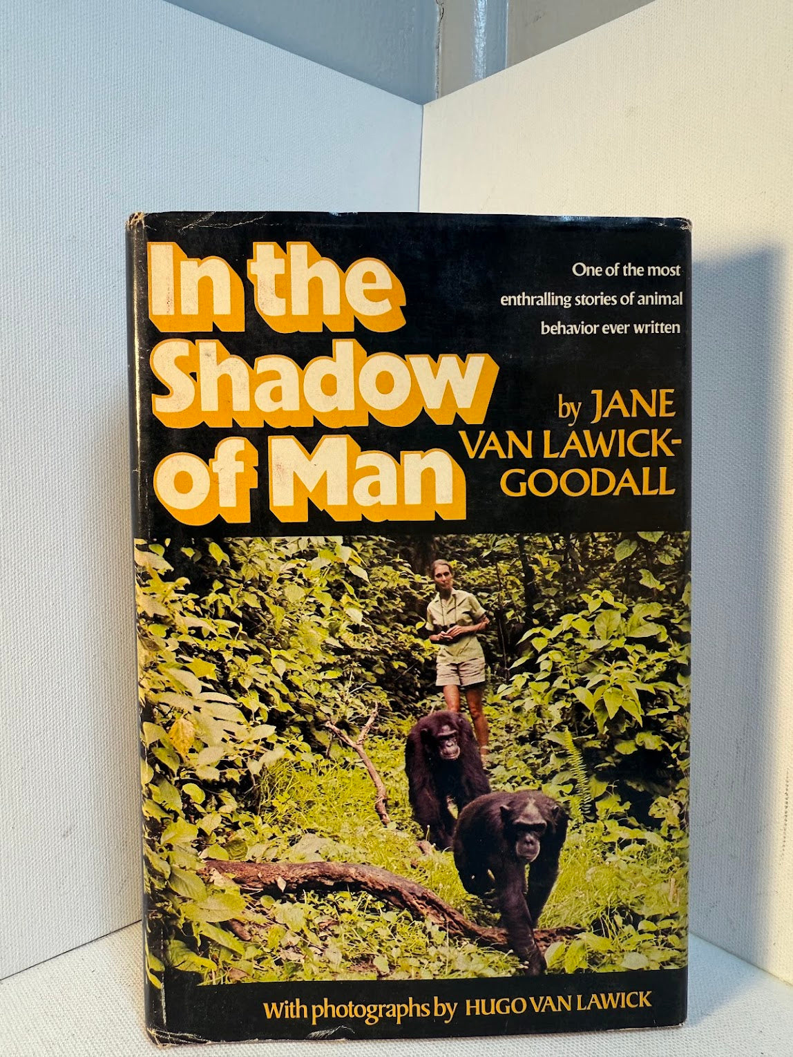 In the Shadow of Man by Jan Van Lawick-Goodall