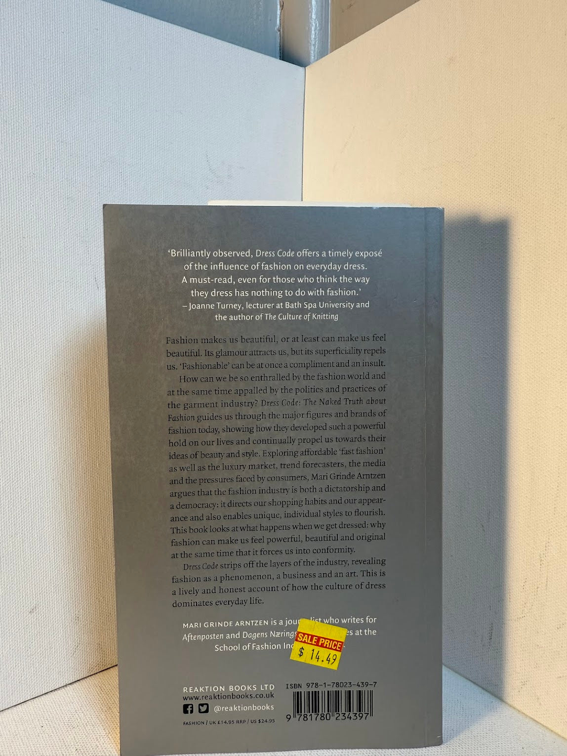 Dress Code - The Naked Truth About Fashion by Mari Grinde Arntzen