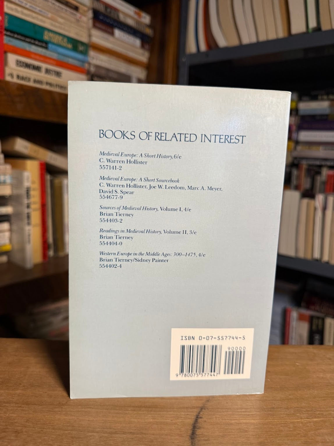 Opera Muliebria - Women and Work in Medieval Europe by David Herlihy